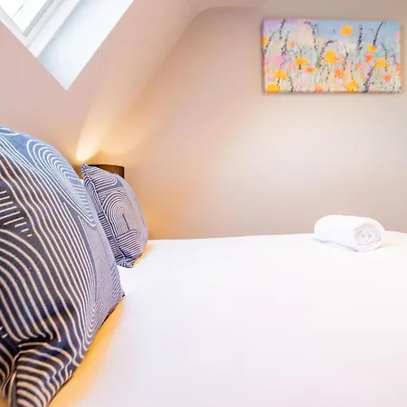 Church View Lane Apartment *